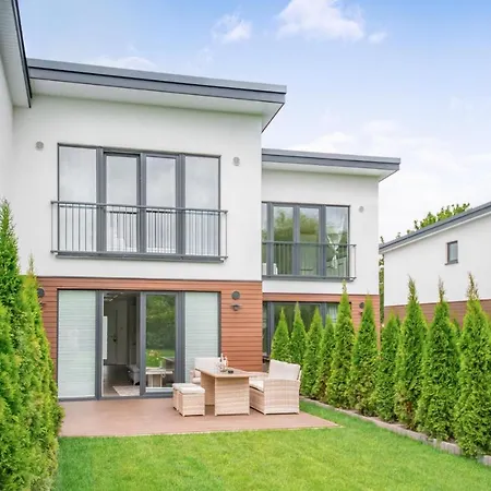 Baltic Village-damp Casa de Férias *